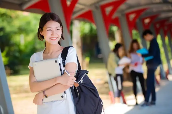 thi-ielts-o-do-tuoi-tu-24-tuoi-tro-len